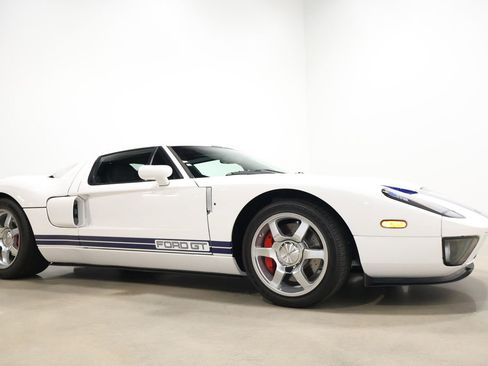 Used 2005 Ford GT image 56