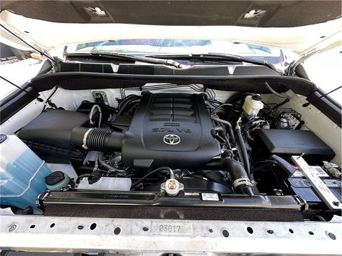 Used 2020 Toyota Tundra SR5 w/ SR5 Upgrade Package AWD/4WD image 30