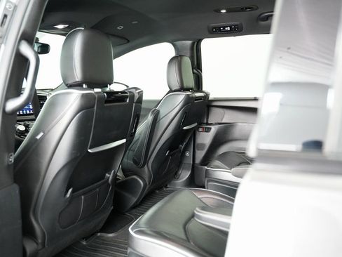 Used 2019 Chrysler Pacifica Limited w/ Advanced Safetytec Group image 37