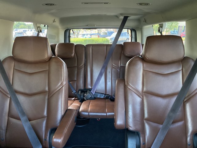 Used 2017 Cadillac Escalade ESV Luxury AWD/4WD image 33