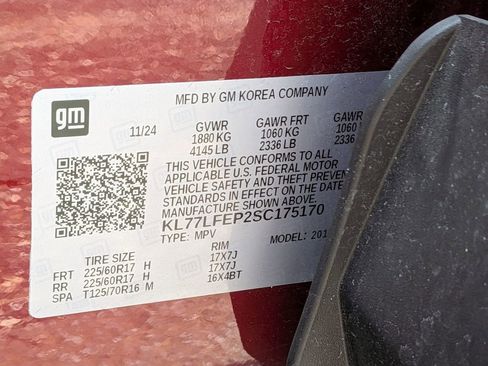 Used 2025 Chevrolet Trax LS FWD image 30