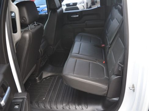 Used 2019 Chevrolet Silverado 1500 W/T w/ Trailering Package image 12