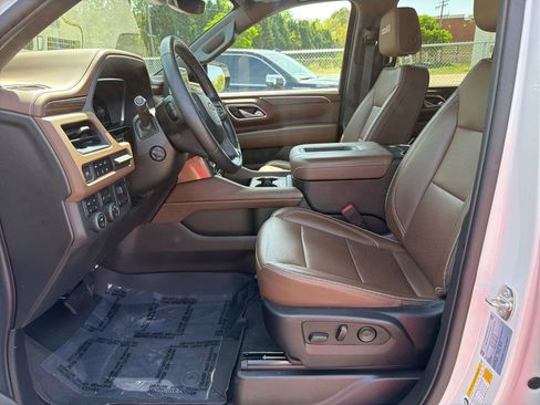 Used 2023 Chevrolet Tahoe High Country image 16