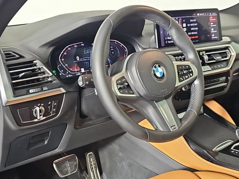 Used 2025 BMW X4 xDrive30i w/ M Sport Package AWD/4WD image 16