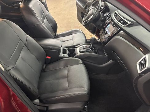 Used 2016 Nissan Rogue AWD image 19