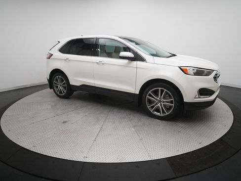 Used 2024 Ford Edge Titanium image 39