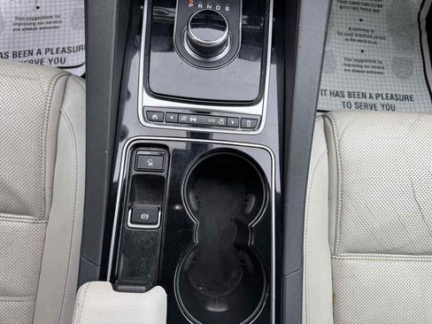 Used 2017 Jaguar F-PACE Prestige image 20