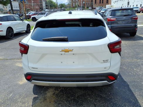 Used 2025 Chevrolet Trax LT w/ Driver Confidence Package FWD image 6