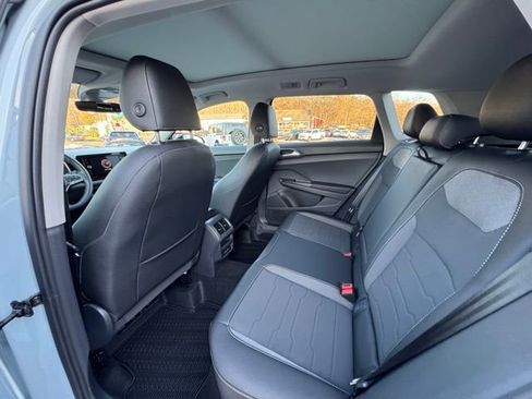 New 2026 Volkswagen Taos SE image 10