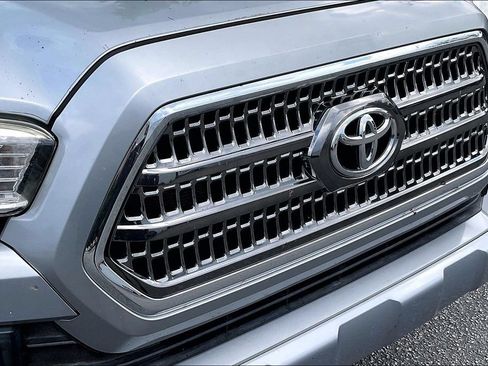 Used 2017 Toyota Tacoma TRD Sport w/ Tow Package RWD image 29