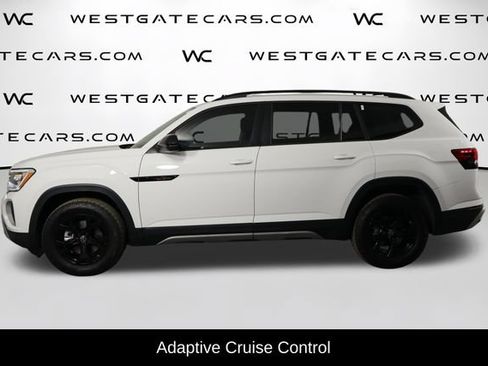 Used 2025 Volkswagen Atlas Peak Edition SE AWD/4WD image 13