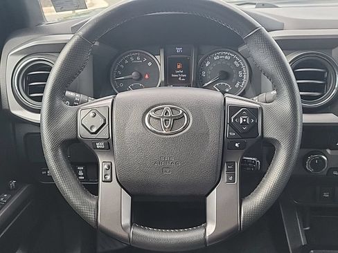 Used 2021 Toyota Tacoma TRD Off-Road AWD/4WD image 21