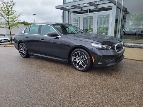 Used 2025 BMW i5 xDrive40 w/ Premium Package image 1