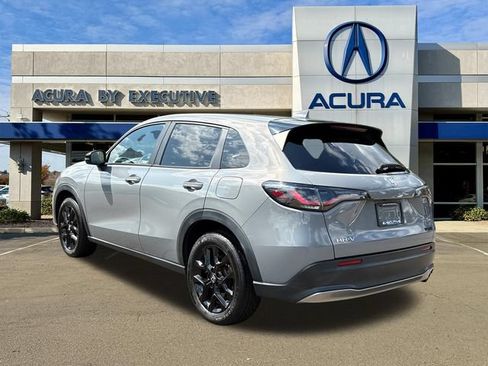 Used 2023 Honda HR-V Sport image 4