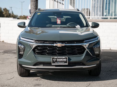 New 2026 Chevrolet Trax LT w/ Driver Confidence Package image 3