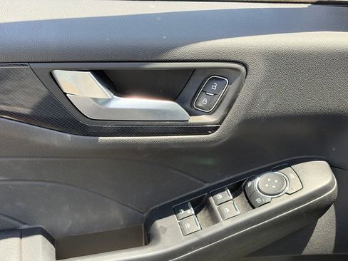 Used 2025 Ford Escape ST-Line w/ Equipment Group 301A FWD image 5