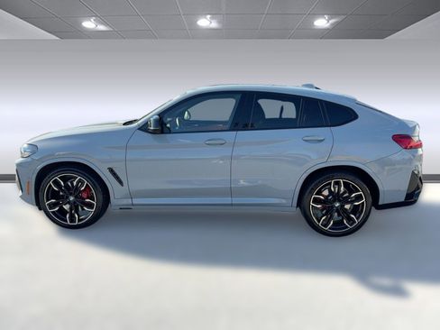 Used 2024 BMW X4 M40i w/ Premium Package image 2