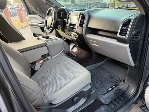 Used 2016 Ford F150 XLT image 7