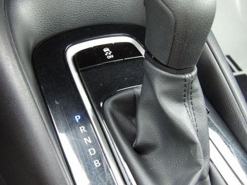 Used 2025 Toyota Corolla LE FWD image 18