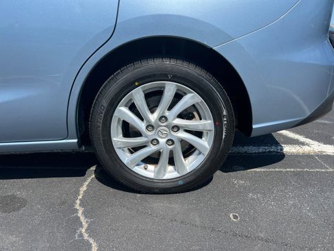 Used 2012 MAZDA MAZDA5 Sport FWD image 26