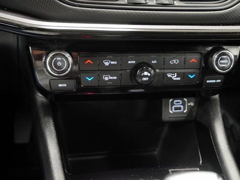 Used 2022 Jeep Compass Latitude w/ Convenience Group AWD/4WD image 34