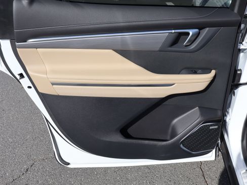 Used 2026 Buick Enclave Preferred w/ LPO, Floor Liner Package image 30