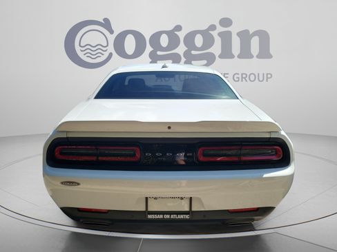 Used 2016 Dodge Challenger SXT Plus RWD image 6