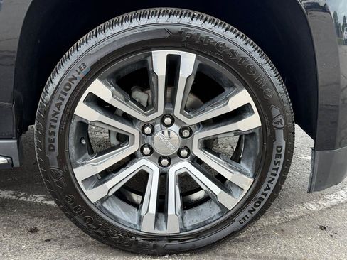 Used 2017 GMC Yukon Denali w/ Open Road Package AWD/4WD image 37