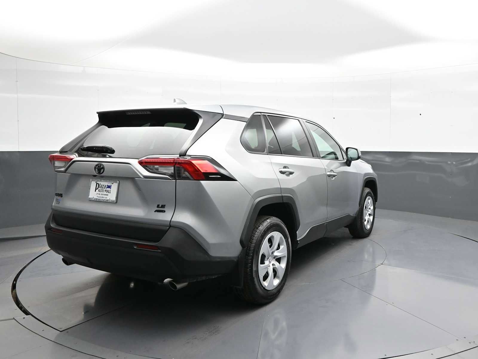 Certified 2023 Toyota RAV4 LE AWD/4WD image 5