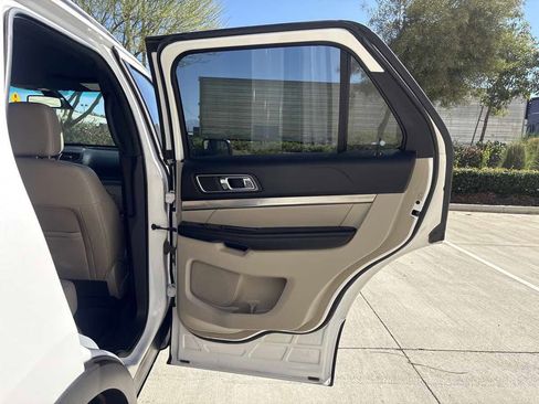 Used 2018 Ford Explorer XLT w/ Equipment Group 202A image 15