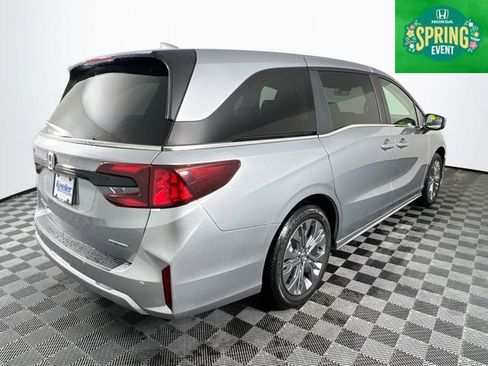 New 2026 Honda Odyssey Touring image 6