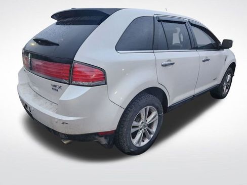 Used 2010 Lincoln MKX AWD image 3