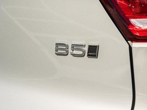 Certified 2025 Volvo XC40 B5 Plus image 7