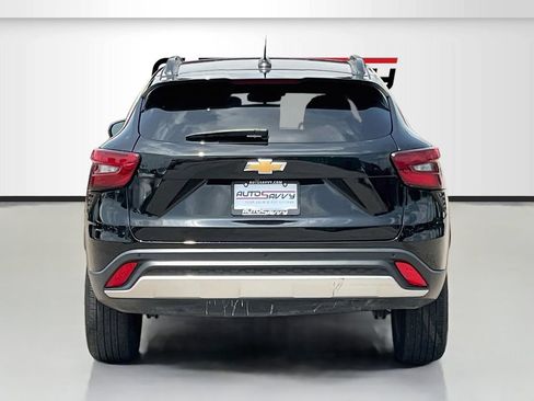 Used 2024 Chevrolet Trax LT w/ Driver Confidence Package FWD image 6