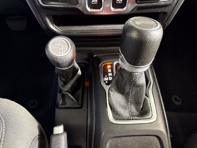 Used 2021 Jeep Wrangler Sport AWD/4WD image 34