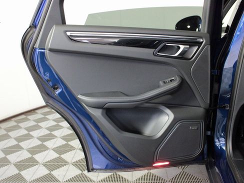 New 2026 Porsche Macan image 33