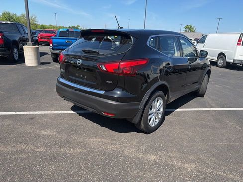 Used 2018 Nissan Rogue Sport S w/ S Appearance Package AWD/4WD image 7