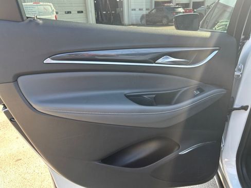 Used 2024 Buick Enclave Premium image 26