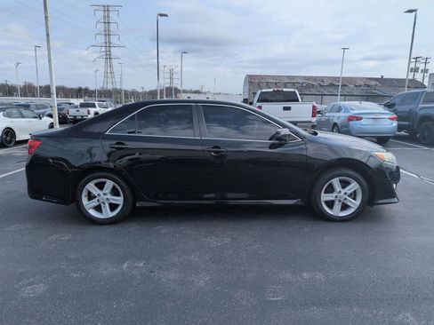 Used 2014 Toyota Camry SE image 7