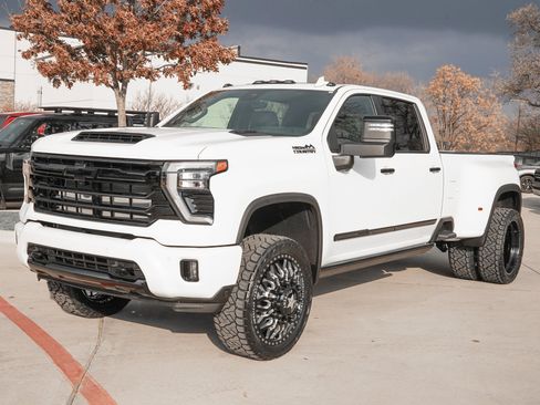 Used 2026 Chevrolet Silverado 3500 High Country w/ High Country Premium Package image 8