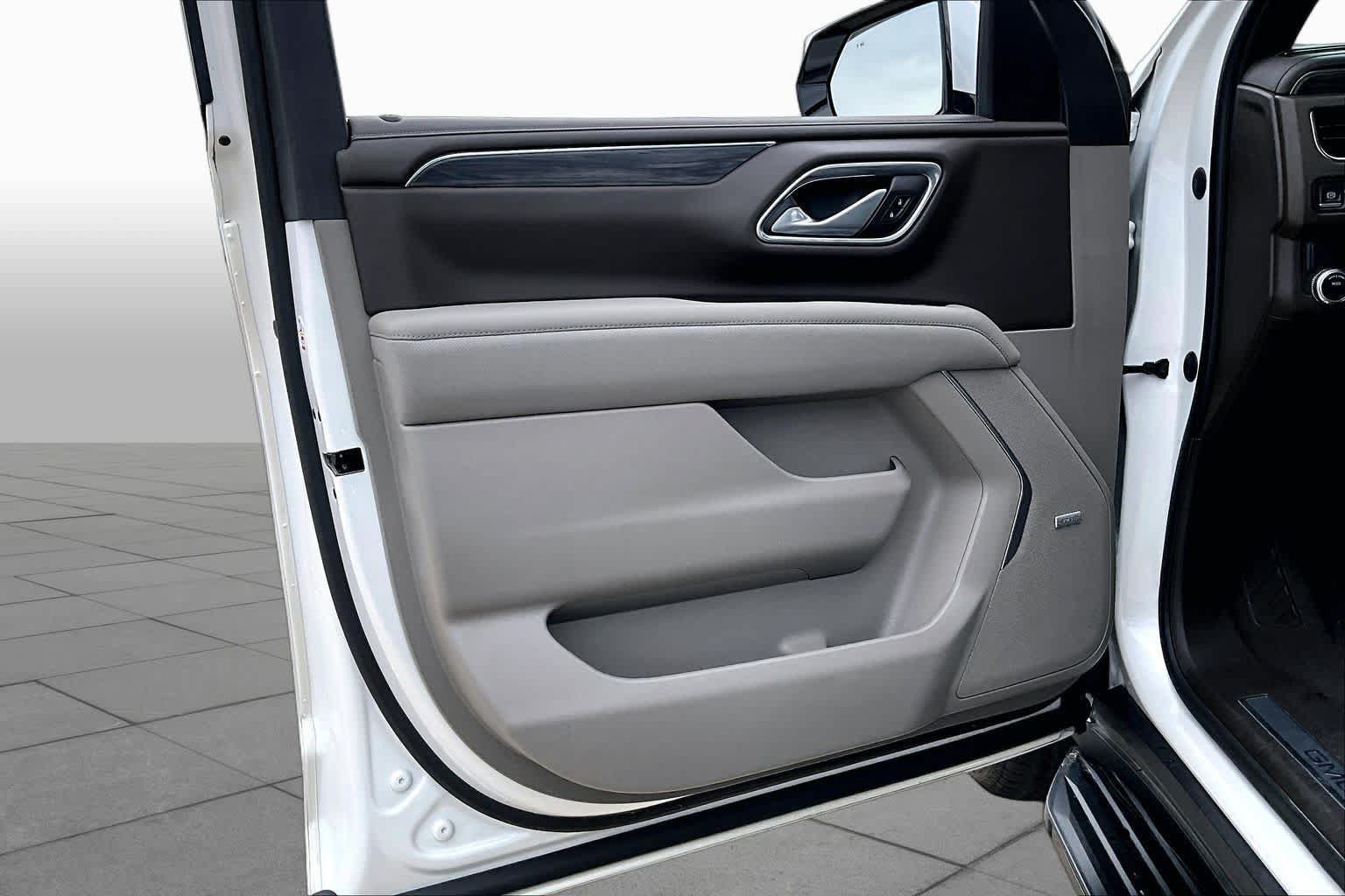 Used 2022 GMC Yukon SLT w/ SLT Premium Package RWD image 22