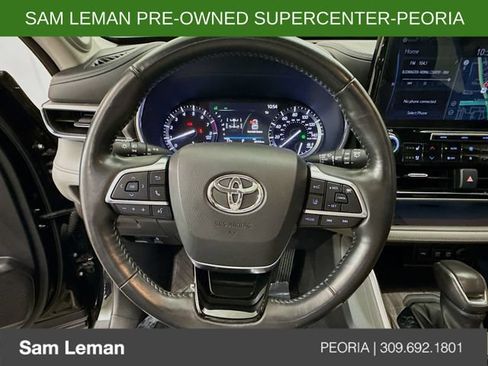 Used 2021 Toyota Highlander Platinum AWD/4WD image 11