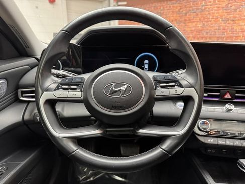 Used 2023 Hyundai Elantra Limited w/ Preferred Accessory Package image 14
