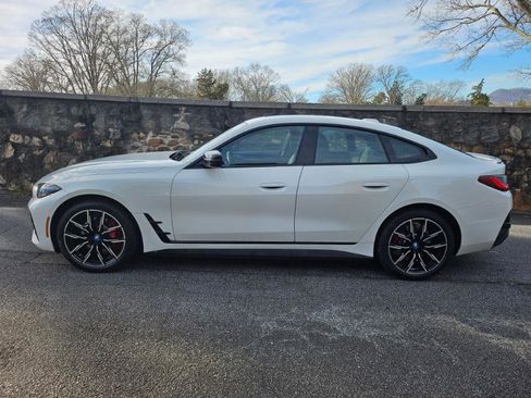 Used 2023 BMW i4 eDrive40 w/ M Sport Package image 5