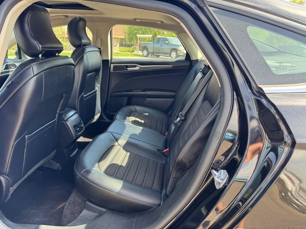 Used 2017 Ford Fusion SE w/ Equipment Group 601A FWD image 25