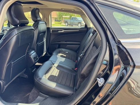 Used 2017 Ford Fusion SE w/ Equipment Group 601A FWD image 25