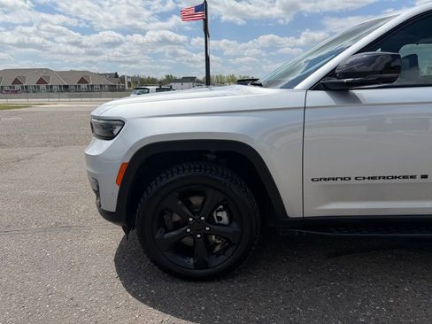 Used 2024 Jeep Grand Cherokee L Limited w/ Luxury Tech Group II AWD/4WD image 10