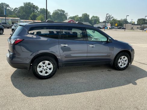 Used 2014 Chevrolet Traverse LS image 19