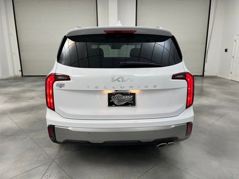Used 2025 Kia Telluride S image 6