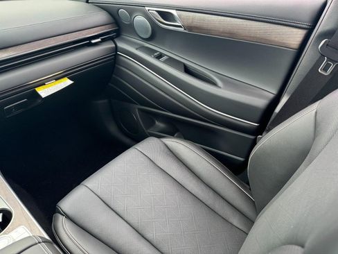 Certified 2025 Genesis GV80 3.5T Advanced image 13
